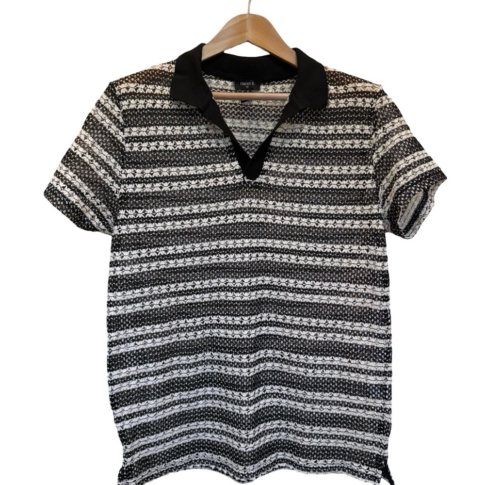 Forever 21 Slim Fit Black and White Polo Shirt with Geometric Stripes. XL.